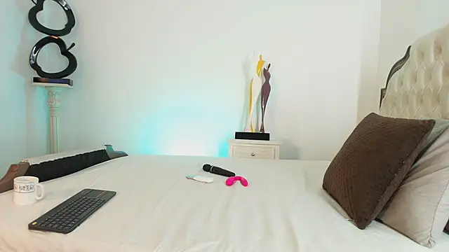 Arya-02 online show from January 2026 11:48:02 AM