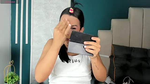 yossi peach cute online show from January 2026 08:01:02 PM