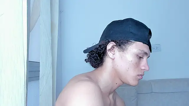 Snapshot of laurent_nova chatting on January 2025 10:23:01 PM laurent nova online show from January 2025 10:23:01 PM