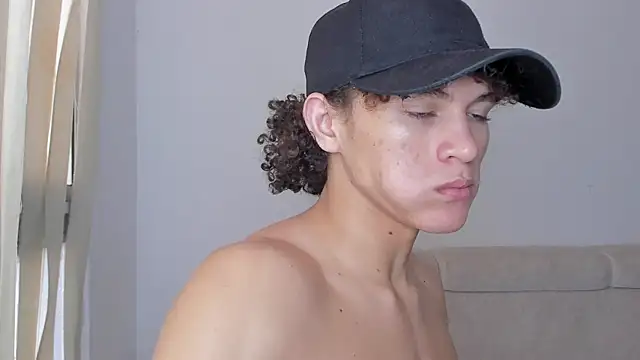 Snapshot of laurent_nova chatting on January 2025 06:28:02 PM laurent nova online show from January 2025 06:28:02 PM