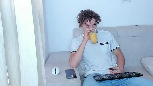 Snapshot of laurent_nova chatting on February 2025 09:38:02 PM laurent nova online show from February 2025 09:38:02 PM