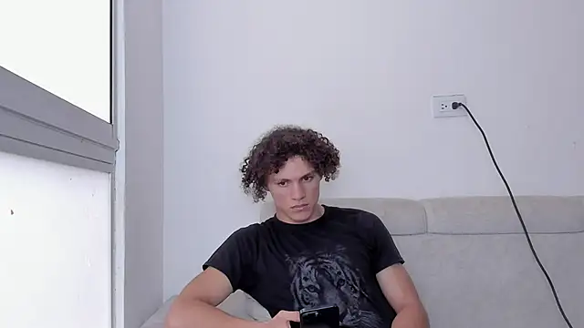 Snapshot of laurent_nova chatting on February 2025 05:42:01 PM laurent nova online show from February 2025 05:42:01 PM