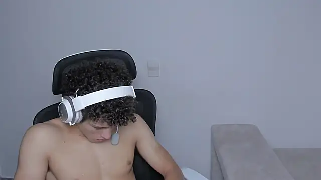 Snapshot of laurent_nova chatting on September 2025 12:16:02 PM laurent nova online show from September 2025 12:16:02 PM