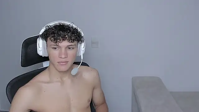 Snapshot of laurent_nova chatting on September 2025 08:30:02 PM laurent nova online show from September 2025 08:30:02 PM