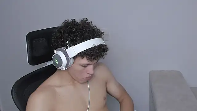 Snapshot of laurent_nova chatting on September 2025 06:43:02 PM laurent nova online show from September 2025 06:43:02 PM