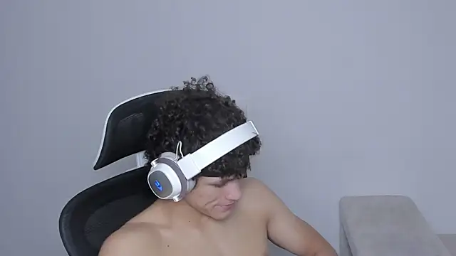 Snapshot of laurent_nova chatting on September 2025 08:29:01 AM laurent nova online show from September 2025 08:29:01 AM