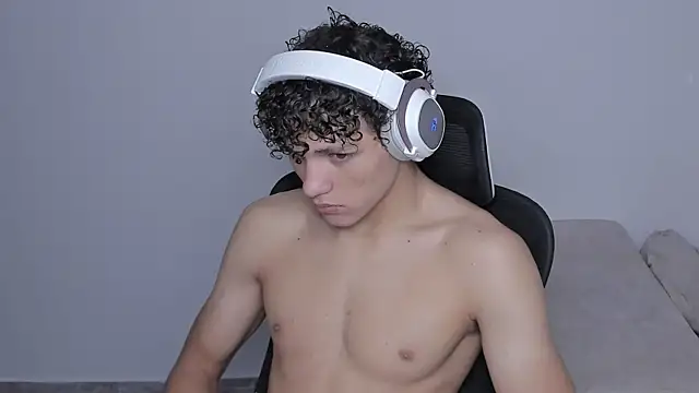 Snapshot of laurent_nova chatting on September 2025 06:57:01 PM laurent nova online show from September 2025 06:57:01 PM