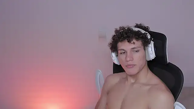 Snapshot of laurent_nova chatting on October 2025 08:39:01 AM laurent nova online show from October 2025 08:39:01 AM