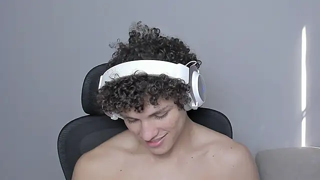 Snapshot of laurent_nova chatting on October 2025 06:29:02 PM laurent nova online show from October 2025 06:29:02 PM