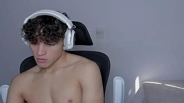 Snapshot of laurent_nova chatting on October 2025 05:58:02 PM laurent nova online show from October 2025 05:58:02 PM