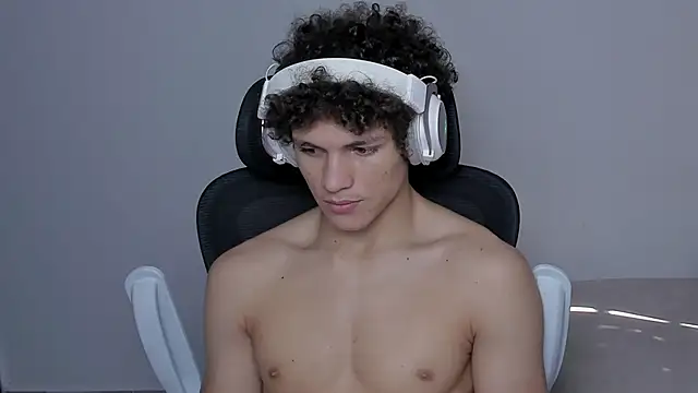 Snapshot of laurent_nova chatting on November 2025 05:47:01 PM laurent nova online show from November 2025 05:47:01 PM