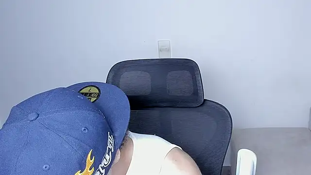 Snapshot of laurent_nova chatting on December 2025 08:07:02 PM laurent nova online show from December 2025 08:07:02 PM