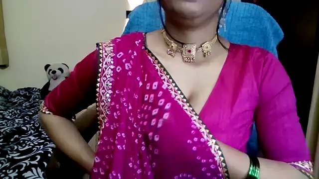 Queenhimanshi online show from February 2026 12:28:01 AM