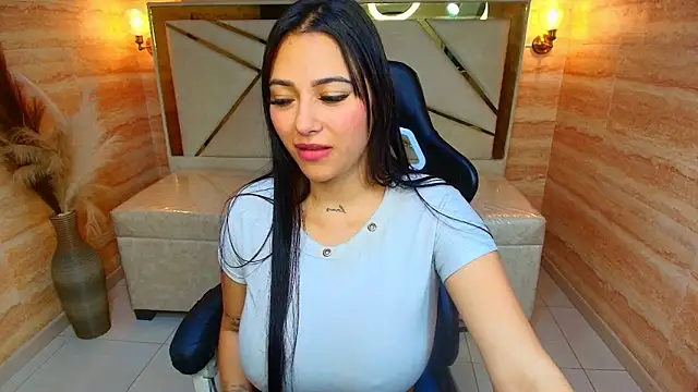 Snapshot of Dakotha_v_ chatting on December 2025 03:33:02 AM Dakotha v online show from December 2025 03:33:02 AM