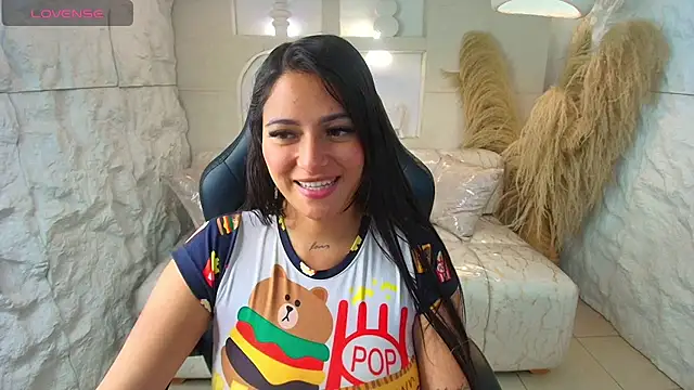 Dakotha v  online show from April 2026 04:51:01 AM