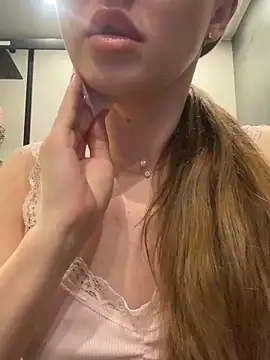 Jullia Carter online show from April 2026 06:19:01 AM