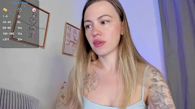 Snapshot of damn_cutie chatting on July 2026 01:36:01 PM damn cutie online show from July 2026 01:36:01 PM