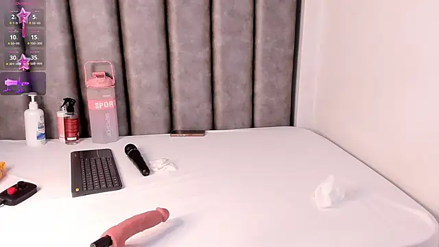 Katy thompson  online show from November 2025 04:00:01 AM