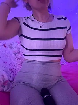 Holly-Glamour online show from December 2025 03:01:02 AM