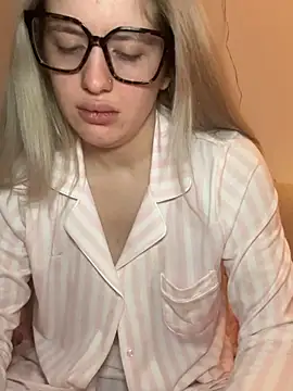 Holly-Glamour online show from February 2026 05:23:01 AM