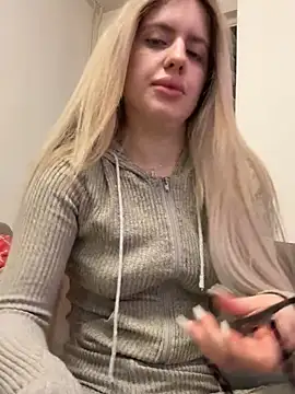 Holly-Glamour online show from April 2026 10:59:01 PM