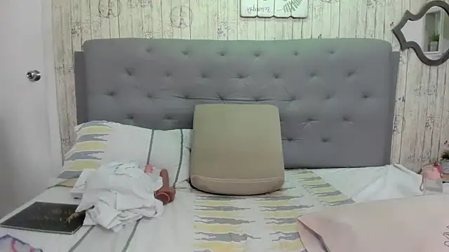 Snapshot of Antonella_Montanari chatting on January 2025 01:00:01 AM Antonella Montanari online show from January 2025 01:00:01 AM