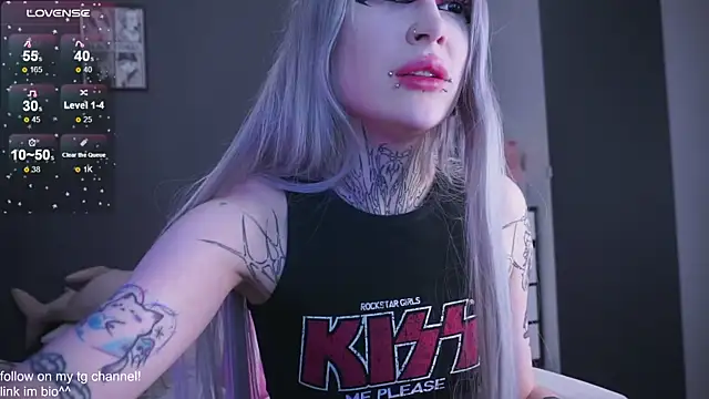 fraulein mooon online show from December 2025 05:52:02 PM