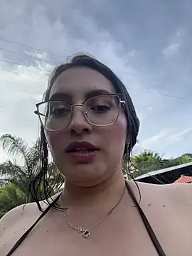 Snapshot of VioletPearson chatting on June 2026 09:34:01 PM VioletPearson online show from June 2026 09:34:01 PM