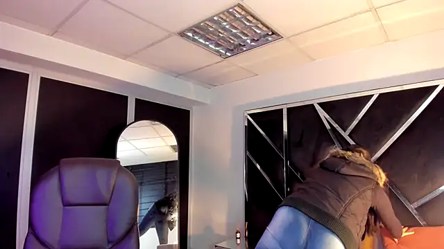 Ivanna18 x online show from October 2025 03:17:01 AM