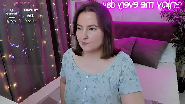 FeralPeach online show from October 2025 06:37:01 AM