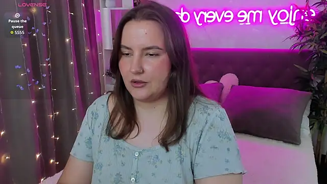 FeralPeach online show from July 2026 08:39:01 AM