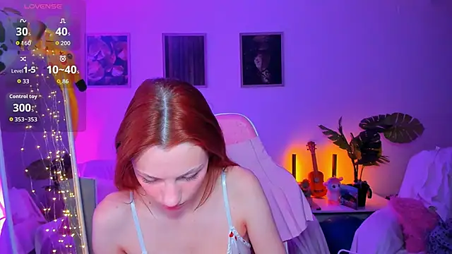 Alyssa Smitt online show from November 2025 12:32:01 AM