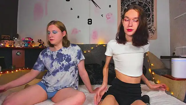 Snapshot of Calvin_and_Kevin chatting on January 2025 02:38:02 PM Calvin and Kevin online show from January 2025 02:38:02 PM