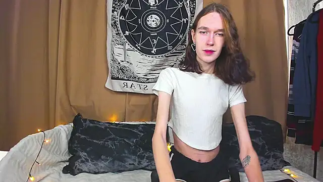 Snapshot of Calvin_and_Kevin chatting on March 2025 04:43:02 AM Calvin and Kevin online show from March 2025 04:43:02 AM