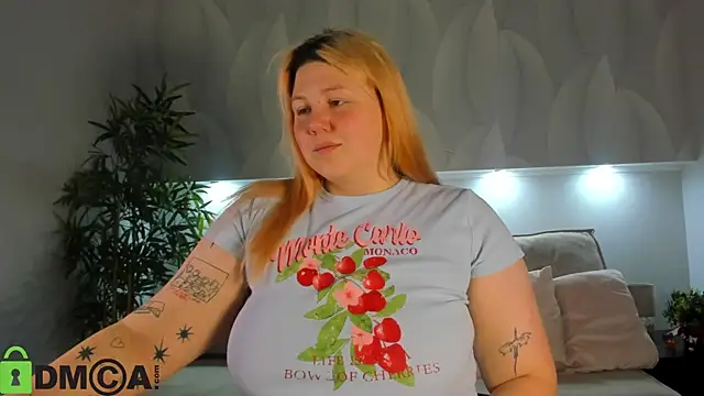 Snapshot of Ruth_Oliver chatting on November 2025 01:17:02 AM Ruth Oliver online show from November 2025 01:17:02 AM