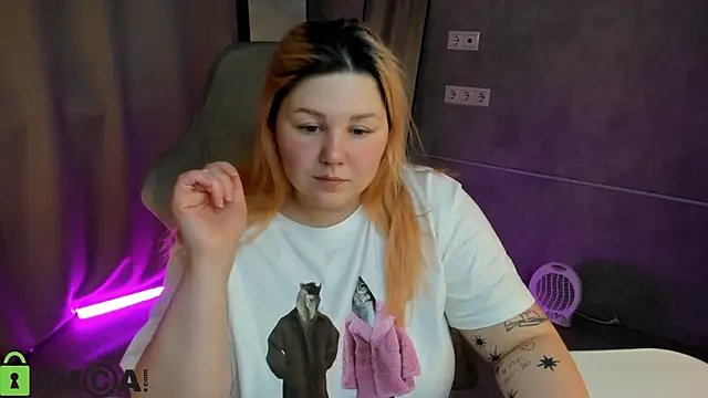 Snapshot of Ruth_Oliver chatting on November 2025 01:08:02 AM Ruth Oliver online show from November 2025 01:08:02 AM