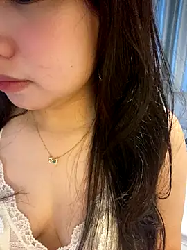 Hotellinh12 online show from September 2025 11:43:01 AM