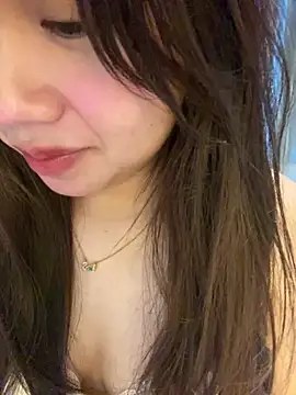 Hotellinh12 online show from October 2025 04:52:01 PM