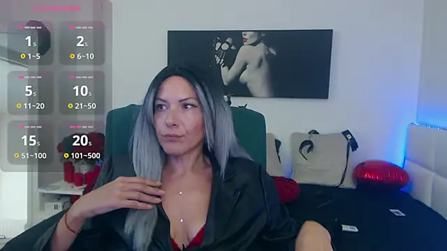 EvelynQueenn online show from September 2025 06:17:01 AM