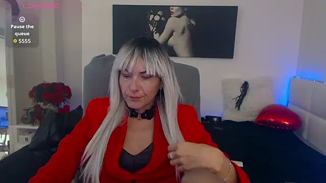 EvelynQueenn online show from October 2025 03:51:02 AM