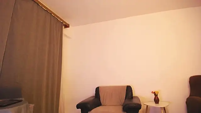 Snapshot of darkitten chatting on October 2025 11:44:02 AM darkitten online show from October 2025 11:44:02 AM