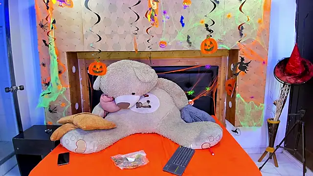 SofiAndNicol online show from October 2025 11:14:02 AM