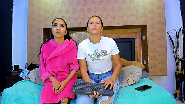 SofiAndNicol online show from November 2025 10:59:02 AM