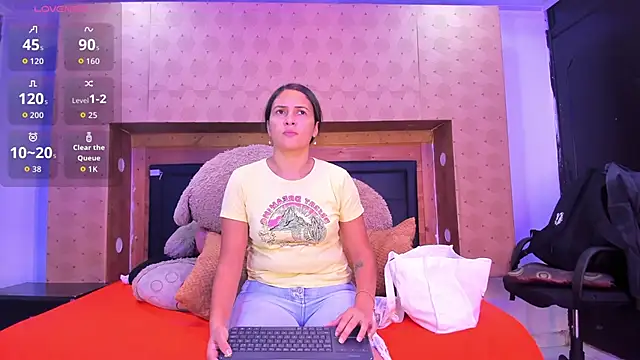 SofiAndNicol online show from December 2025 11:04:02 AM