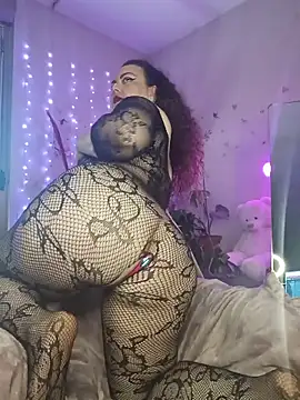 Snapshot of peachgirlmartyna chatting on June 2026 02:19:02 PM peachgirlmartyna online show from June 2026 02:19:02 PM