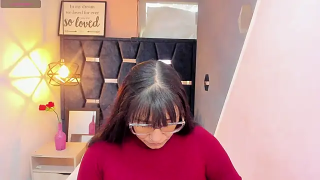 Snapshot of GiaFox_ chatting on October 2025 01:54:02 PM GiaFox online show from October 2025 01:54:02 PM