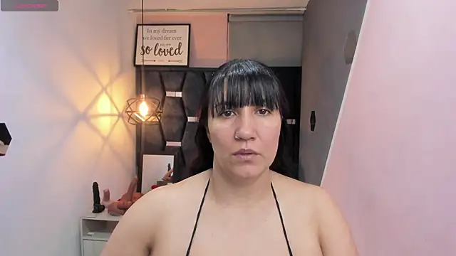 Snapshot of GiaFox_ chatting on November 2025 04:01:01 AM GiaFox online show from November 2025 04:01:01 AM