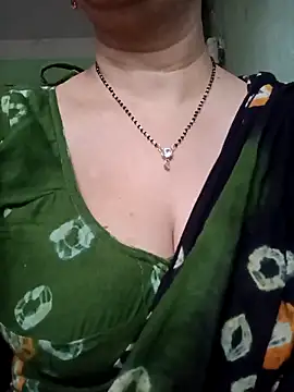 Snapshot of Rosy-B chatting on November 2025 12:45:02 AM Rosy-B online show from November 2025 12:45:02 AM