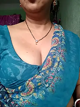 Snapshot of Rosy-B chatting on November 2025 12:33:01 AM Rosy-B online show from November 2025 12:33:01 AM