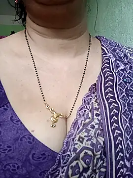 Snapshot of Rosy-B chatting on November 2025 09:32:02 AM Rosy-B online show from November 2025 09:32:02 AM